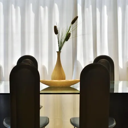 Stunning Top-floor Beachfront *