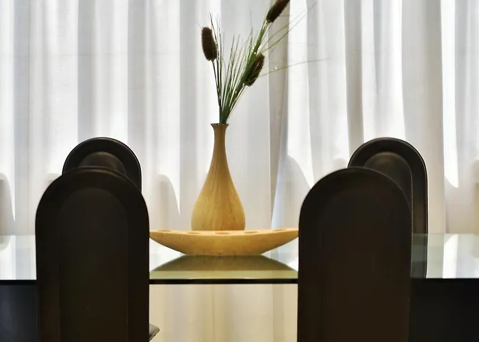 Stunning Top-floor Beachfront *