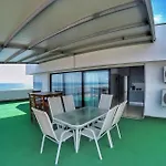 Apartament Stunning Top-floor Beachfront